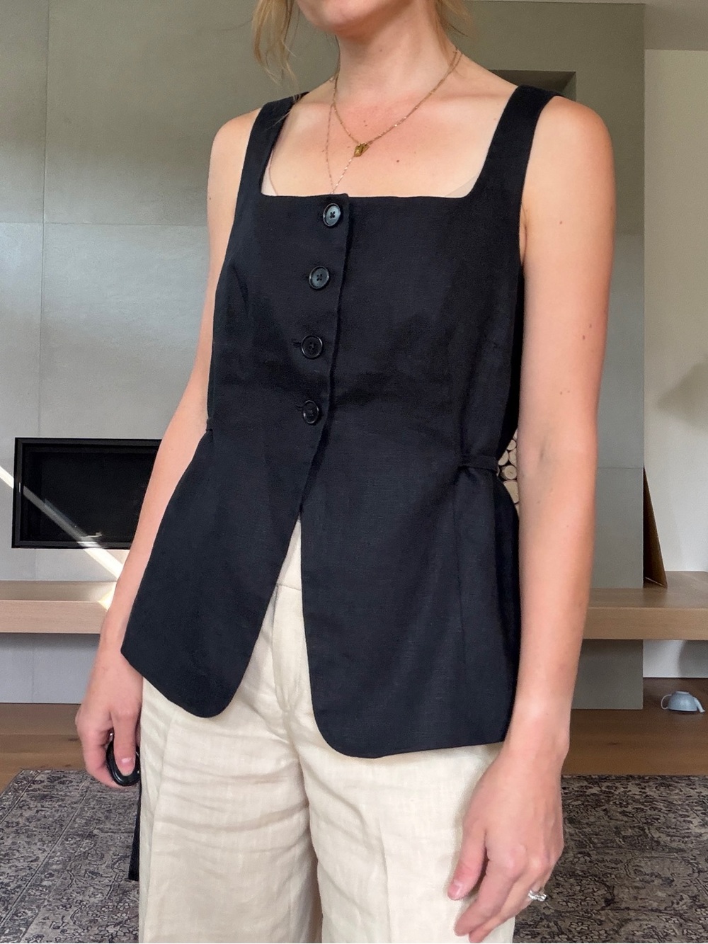 Banana republic 100% linen sleeveless top
